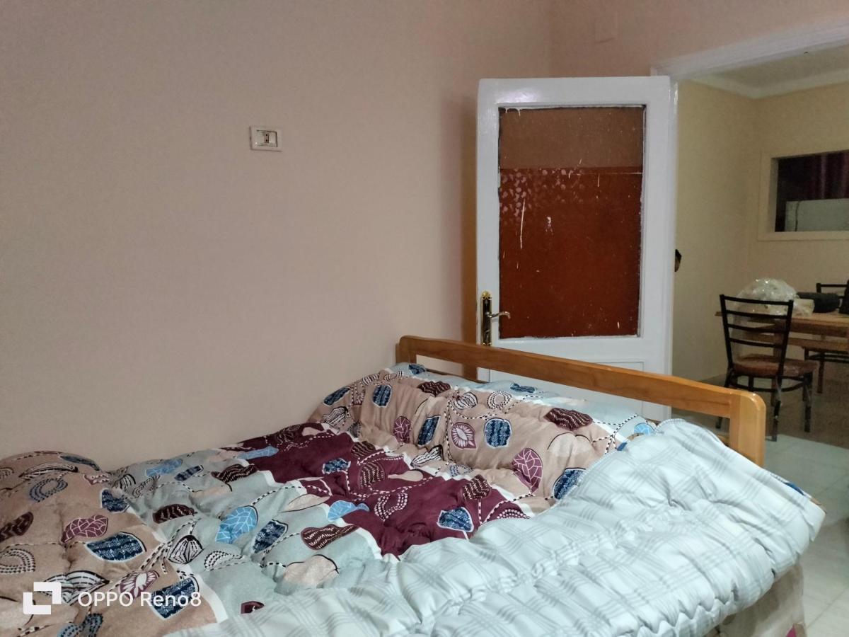 Family Apartment - Next To Abdeen Palace And Museum Kaherah Luaran gambar